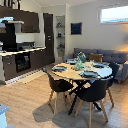 Loft, Studio And Love Rooms Bourg-Saint-Christophe Екстериор снимка