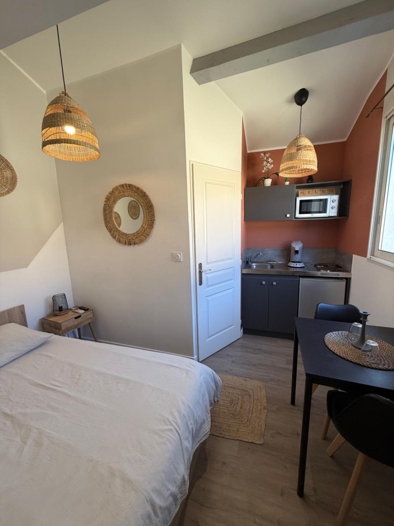 Loft, Studio And Love Rooms Bourg-Saint-Christophe Екстериор снимка