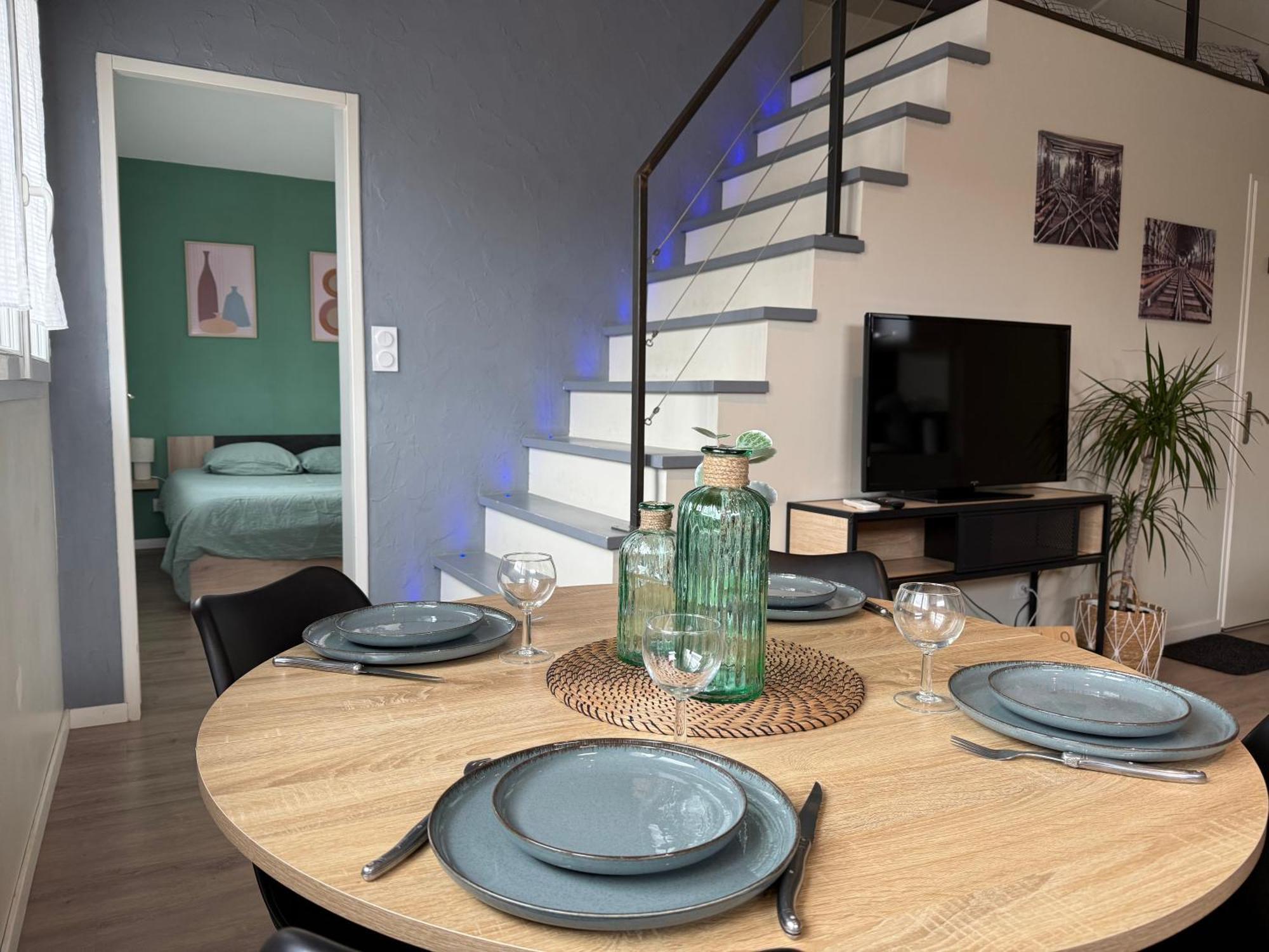 Loft, Studio And Love Rooms Bourg-Saint-Christophe Екстериор снимка