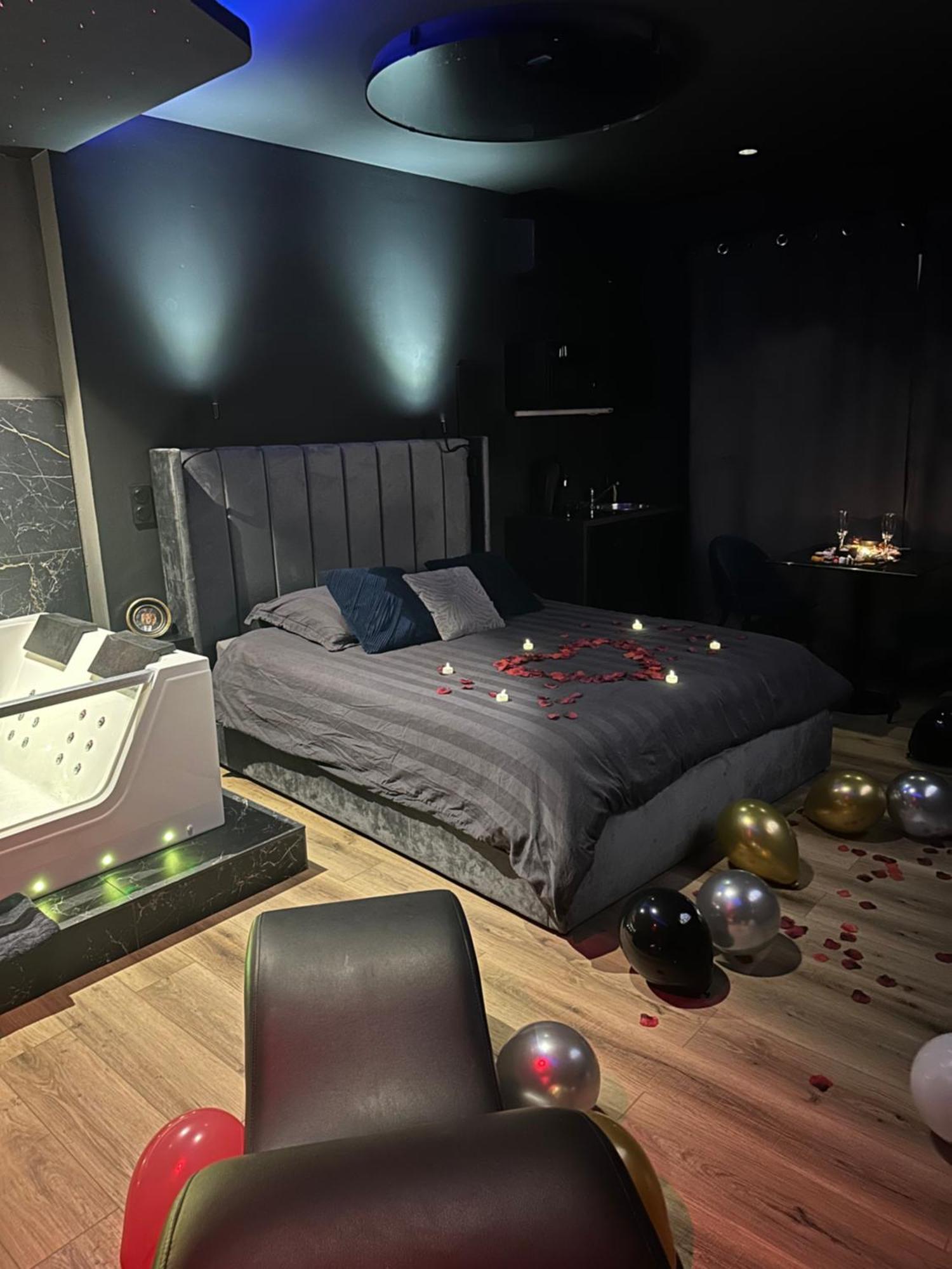 Loft, Studio And Love Rooms Bourg-Saint-Christophe Екстериор снимка
