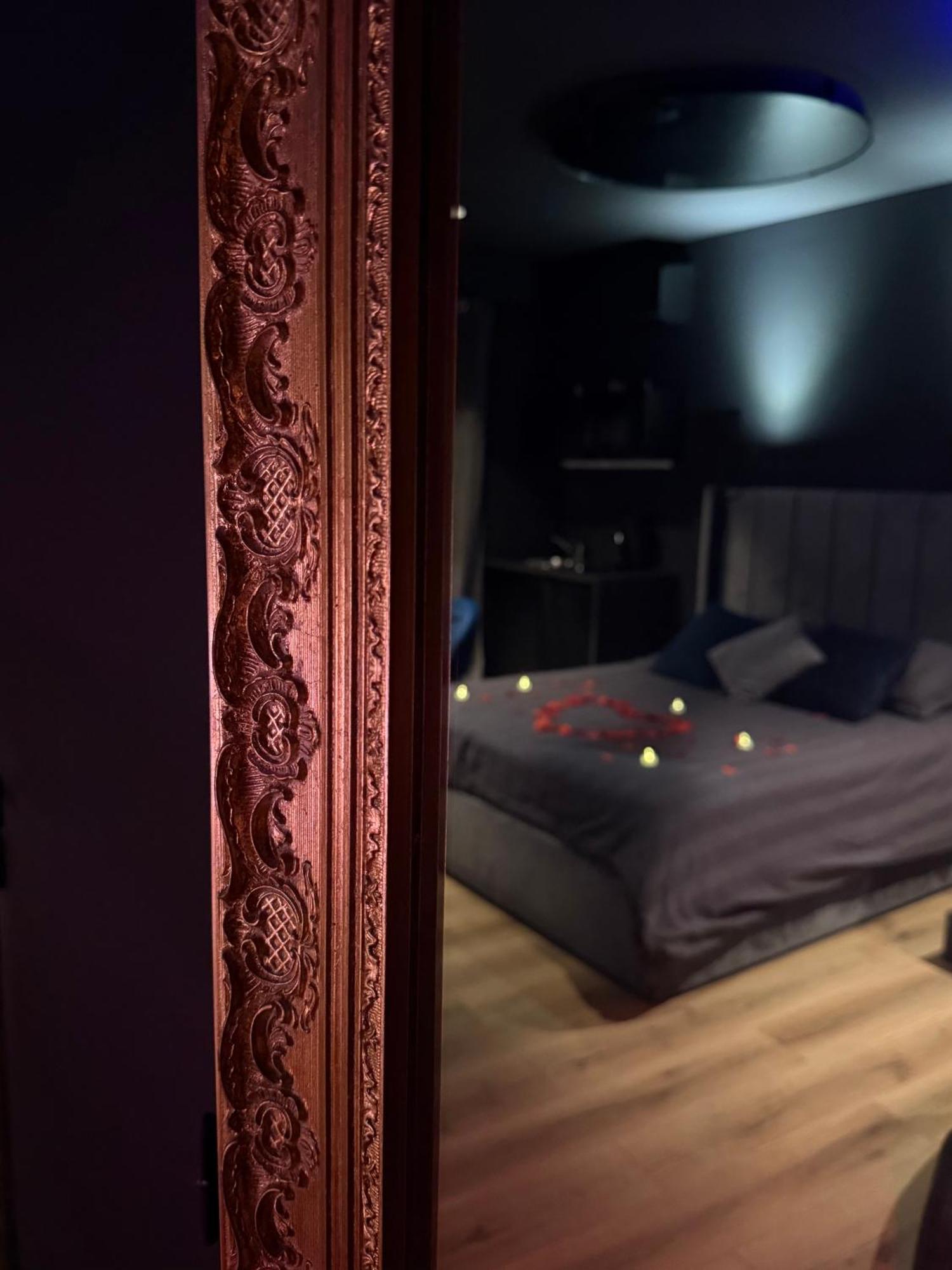 Loft, Studio And Love Rooms Bourg-Saint-Christophe Екстериор снимка