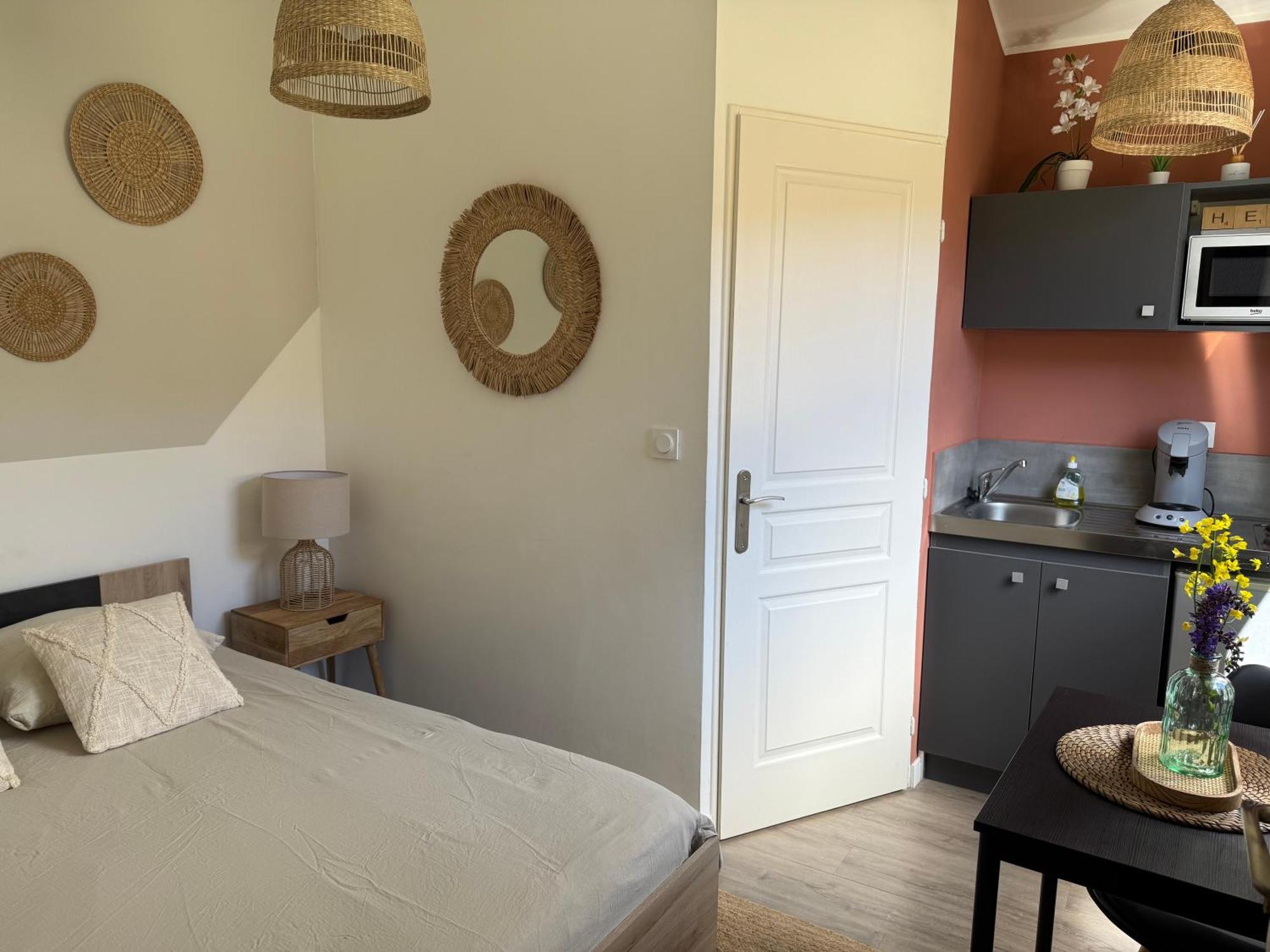 Loft, Studio And Love Rooms Bourg-Saint-Christophe Екстериор снимка